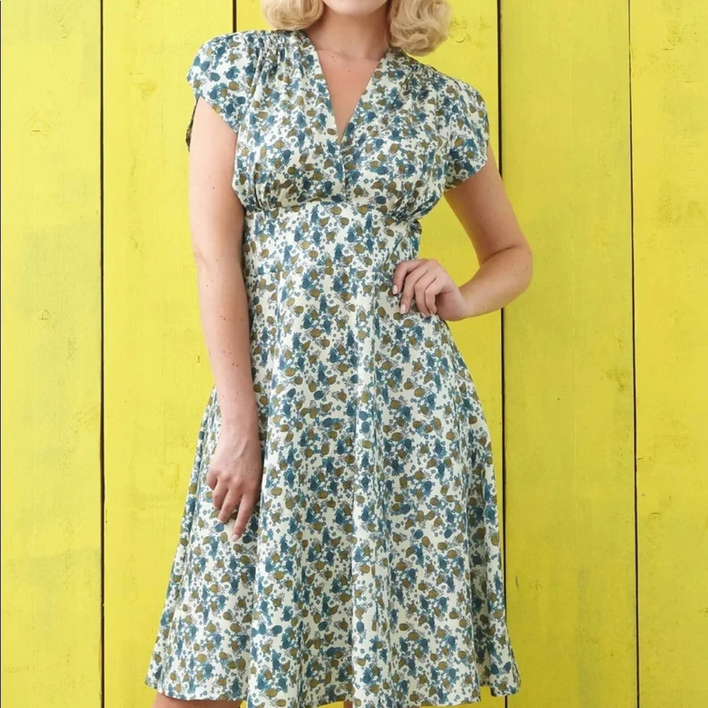 *Consigning Tuesday* NWT Palava Rita Dress in Blue Pineapple Heaven🍍